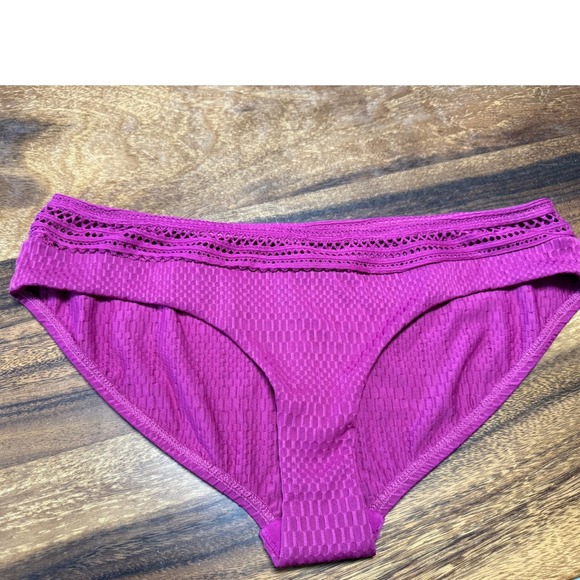 Robin Piccone Other - Robin Piccone Bikini Bottom Women Large Magenta Textured Perla Crochet